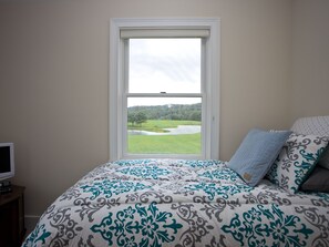4 habitaciones, tabla de planchar con plancha, internet y ropa de cama