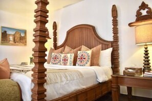 4 bedrooms, desk, iron/ironing board, WiFi