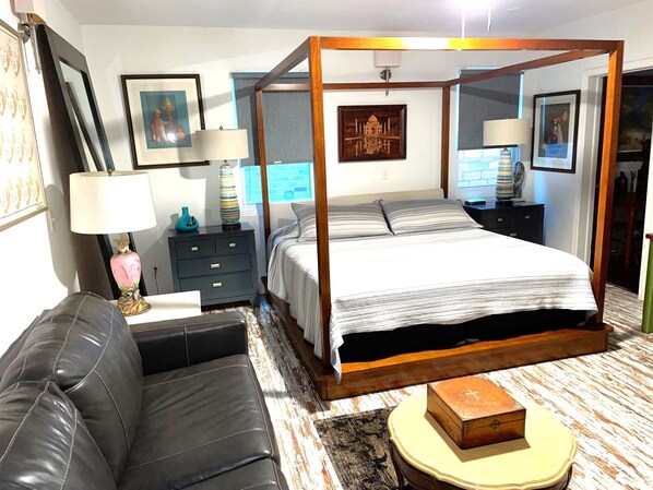 1 bedroom, iron/ironing board, free WiFi, bed sheets - DOWNTOWN ART & ECLECTIC C (Mobile)