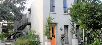 DOWNTOWN ART & ECLECTIC C