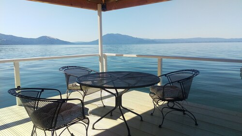 Great Price! Sunset Beach House private beach, firepits, hottub, dock, & more!