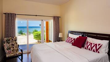 3 chambres, coffres-forts dans les chambres, fer et planche à repasser