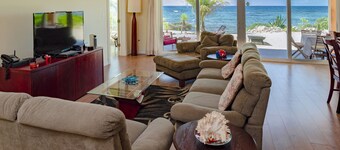 Luxe rust op een privéstrand in een beschermde mariene omgeving 