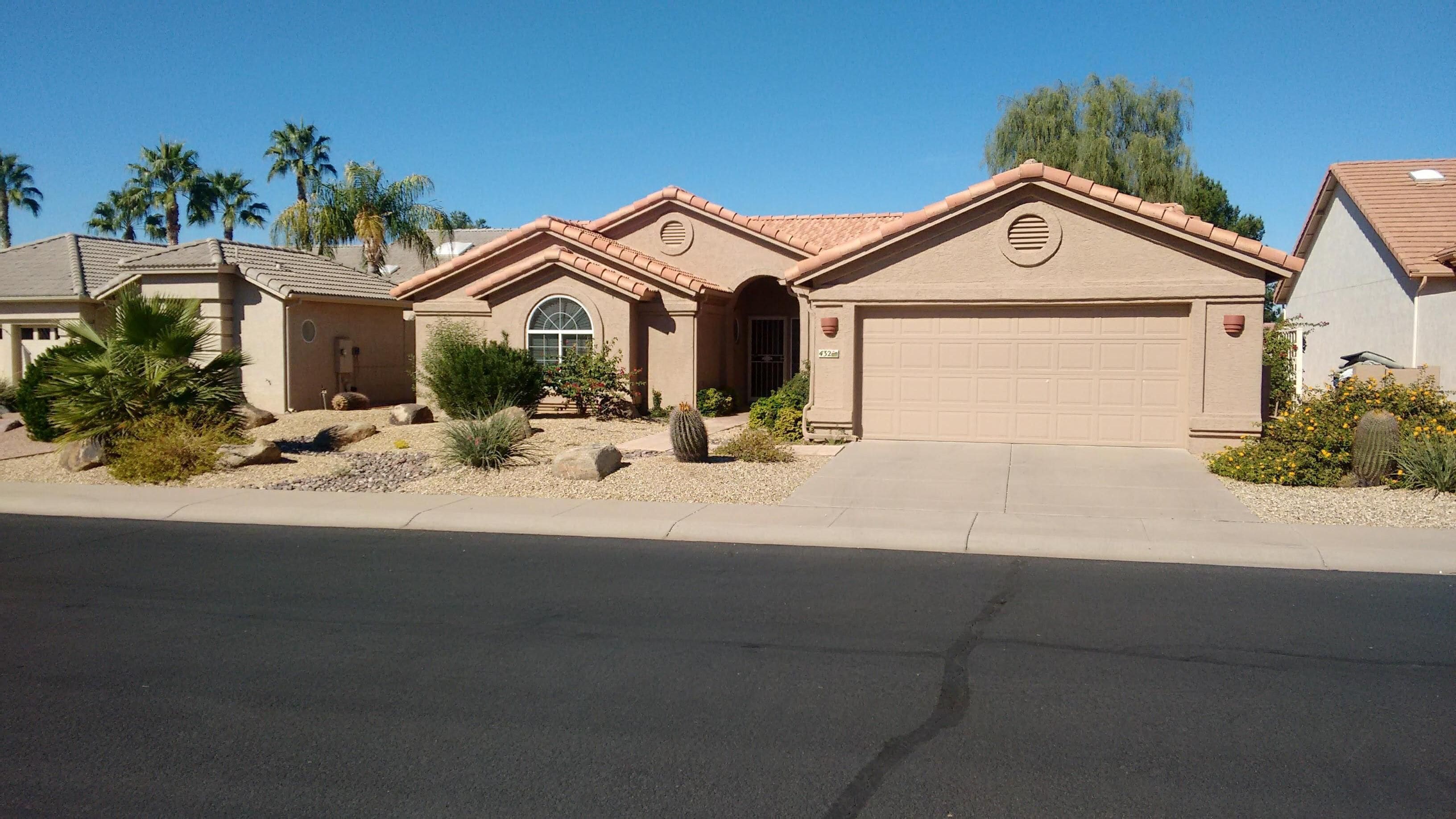 Beautiful Sun Lakes Home in Gated Robson Community, on Golf Course