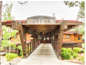Exterior - Mountain Oasis for 2 in Tahoe Donner (Truckee)