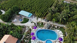 Outdoor pool - Y Nghia Bungalow (Phu Quoc)