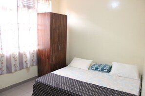 Tempur-Pedic beds, desk, blackout curtains, soundproofing