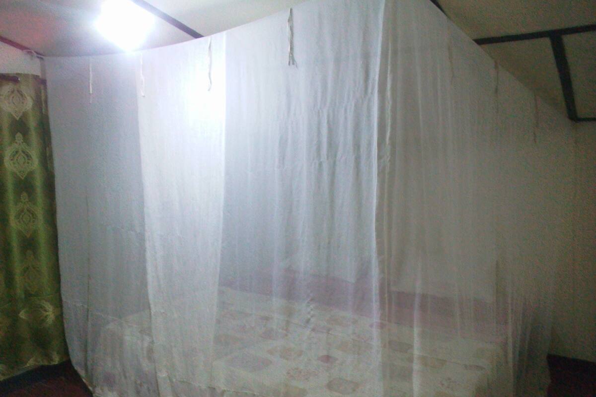 Tempur-Pedic beds, desk, blackout curtains, soundproofing