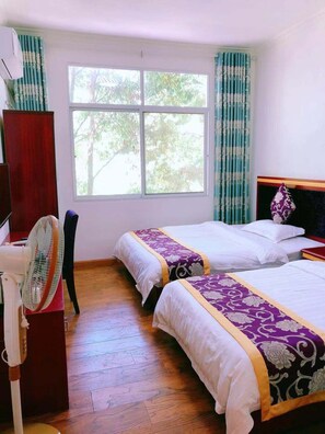 Blackout curtains, free WiFi - Lin Shan Ju Inn (Chengdu)