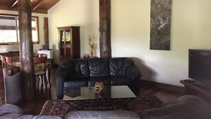 Building design - Daintree Manor Bed & Breakfast (Forest Creek)