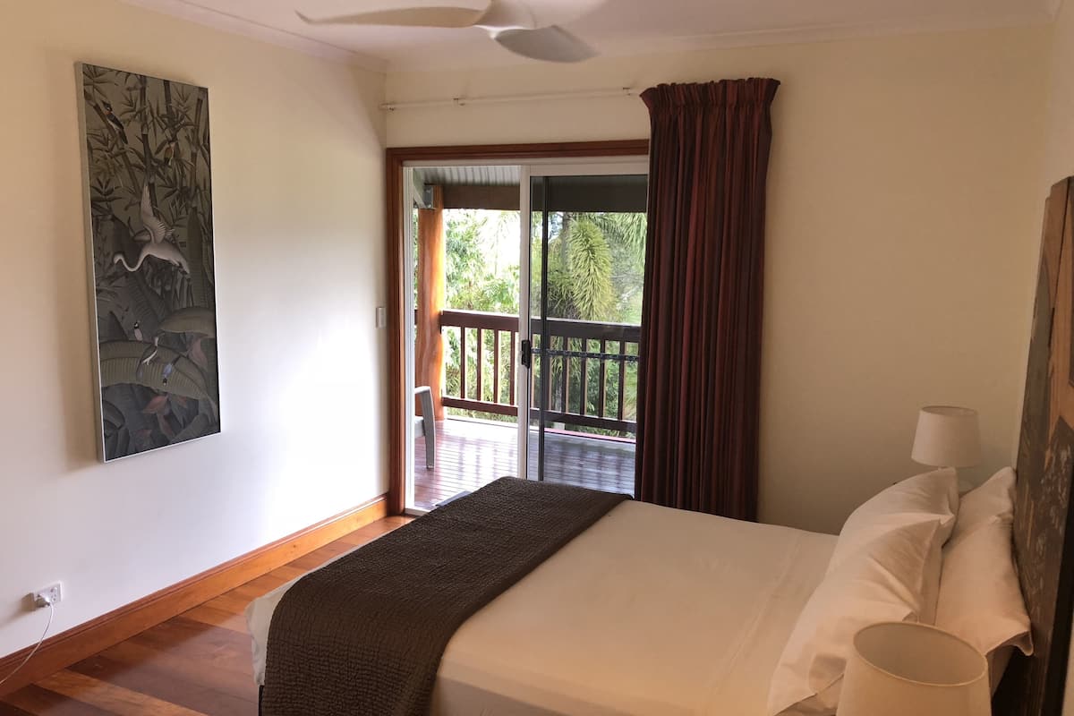 Classic Room, 1 Queen Bed, Valley View | Egyptian cotton sheets, premium bedding, pillowtop beds