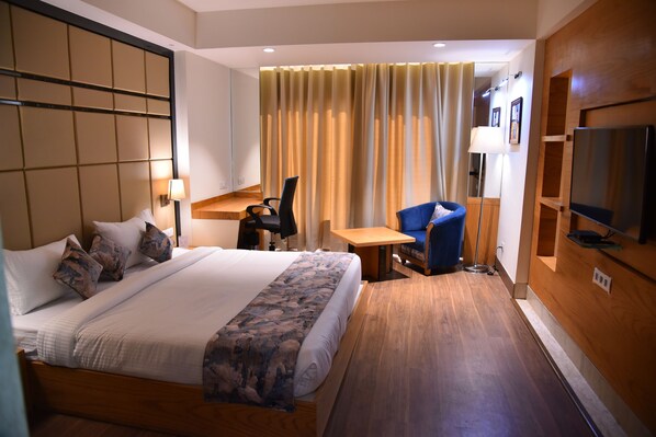 Blackout curtains, soundproofing, iron/ironing board, free WiFi