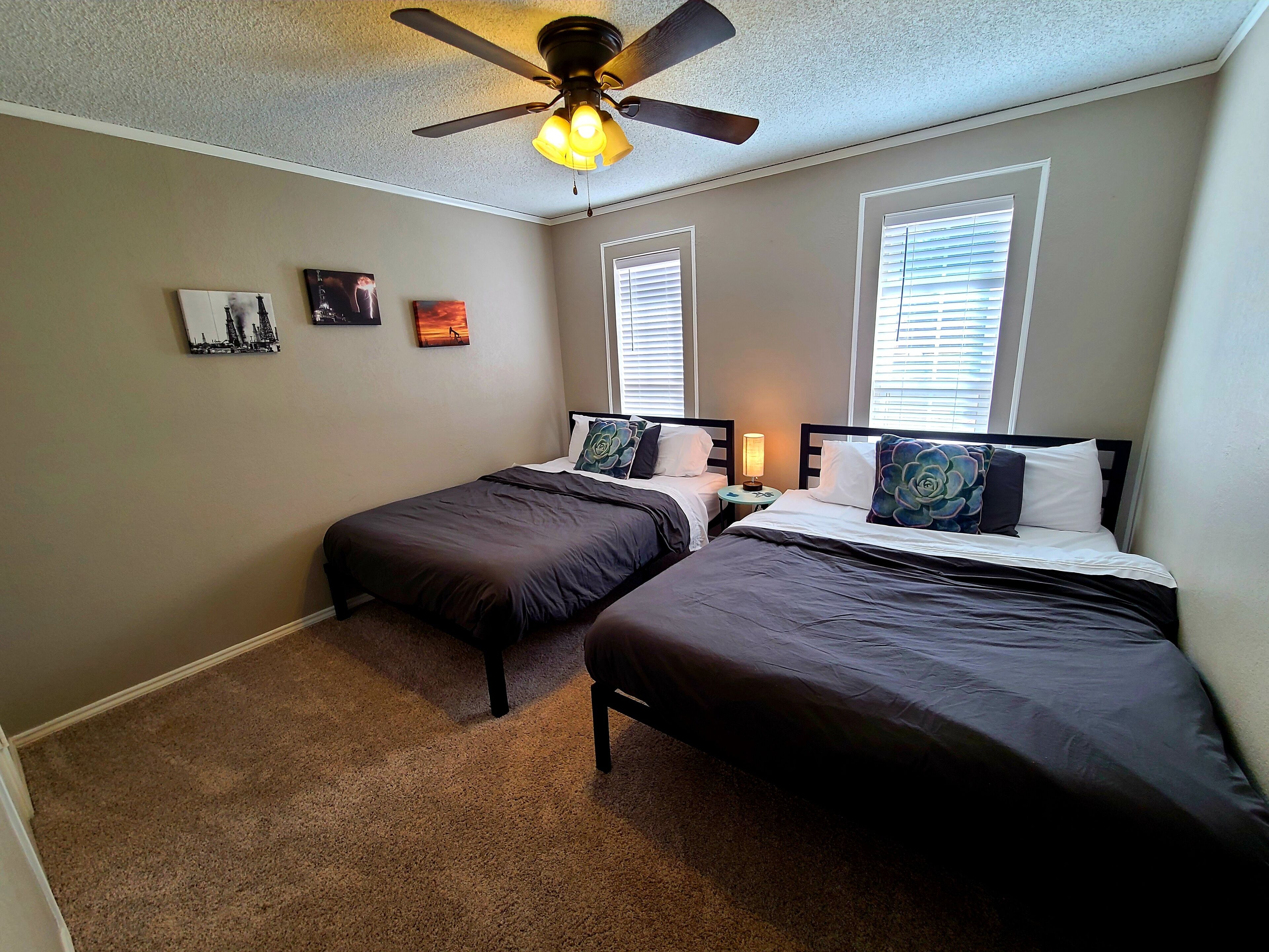 3 soverom, skrivebord, strykejern/-brett og wi-fi (inkludert)