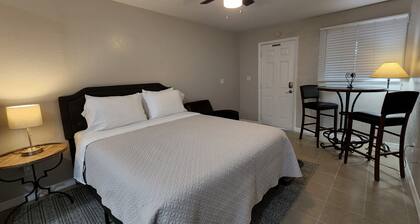 Melko yhden makuuhuoneen koti historiallisessa keskustassa Lakeland.