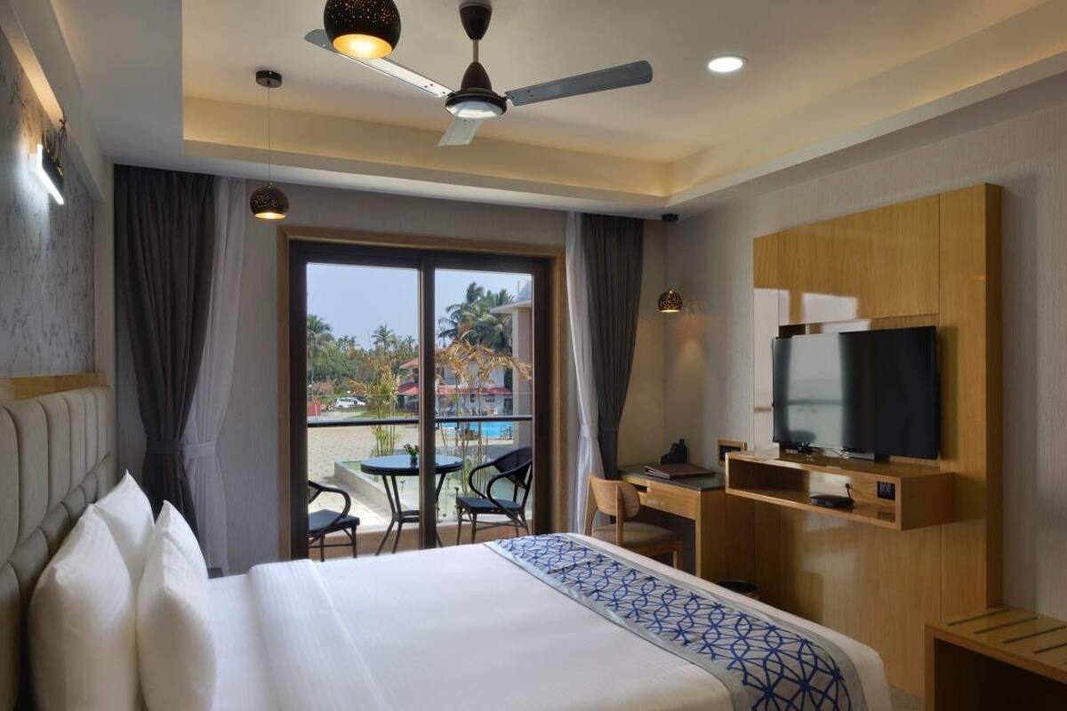 In-room safe, blackout drapes, free WiFi, bed sheets