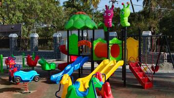 Children’s play area – outdoor