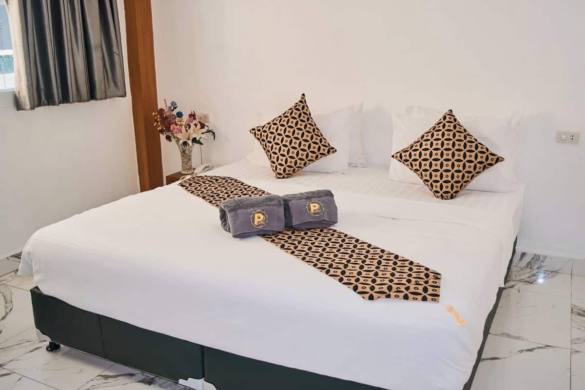Standard Room | Minibar, in-room safe, free WiFi, bed sheets