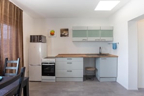Classic Double Room, 1 King Bed, Balcony | Private kitchenette | Fridge, microwave, stovetop, dishwasher