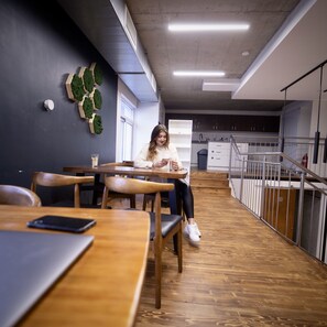 Dormitório compartilhado design, em dormitório misto | Sala de jantar