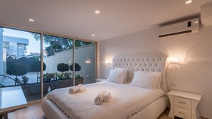 Unclassified image, 3 of 57, button - Luxurious Villa with great location (Herzliya)