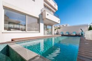 Outdoor pool - Luxurious Villa with great location (Herzliya)