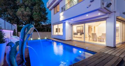 Luxurious Villa with great location