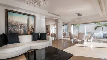 5 bedrooms, free WiFi, bed sheets