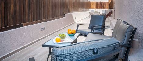 Exclusive Apartment, 2 Bedrooms, City View | Terrace/patio