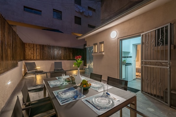 Exclusive Apartment, 2 Bedrooms, City View | Terrace/patio