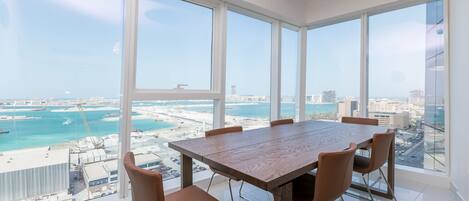 Apartment, 2 Bedrooms | In-room dining