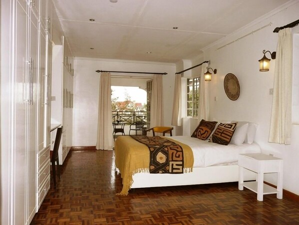 Studio Suite | Individually decorated, individually furnished, desk, laptop workspace - Maison Mitwaba (Nairobi)