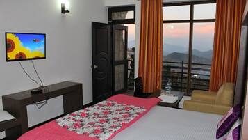 Deluxe Double Room, 1 Large Single Bed, Accessible, Mountain View | Free WiFi