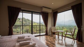 Romantic Suite | Hill view