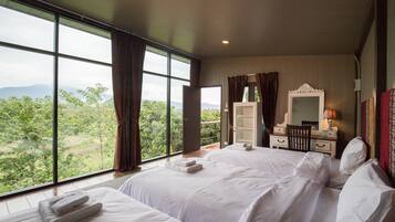 Family Bungalow | Egyptian cotton sheets, premium bedding, minibar, desk