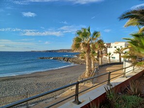 Aan het strand, ligstoelen aan het strand