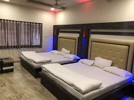 1 habitación, sistema de insonorización, wifi gratis y ropa de cama 