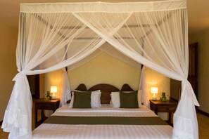 Deluxe Villa, 5 Bedrooms, Non Smoking | 2 bedrooms, individually decorated, individually furnished