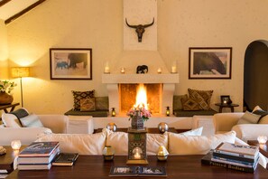 Lounge - Kili Villa (Arusha)