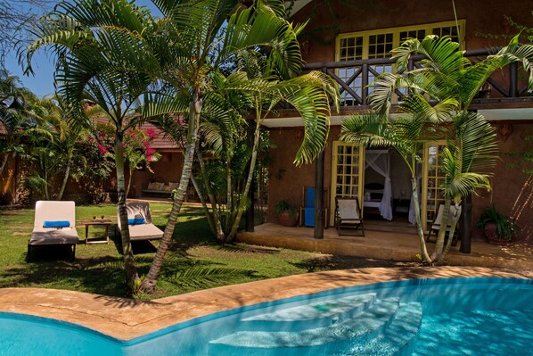 Outdoor pool, pool loungers