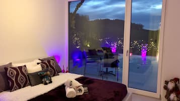 1 bedroom, in-room safe, soundproofing, WiFi
