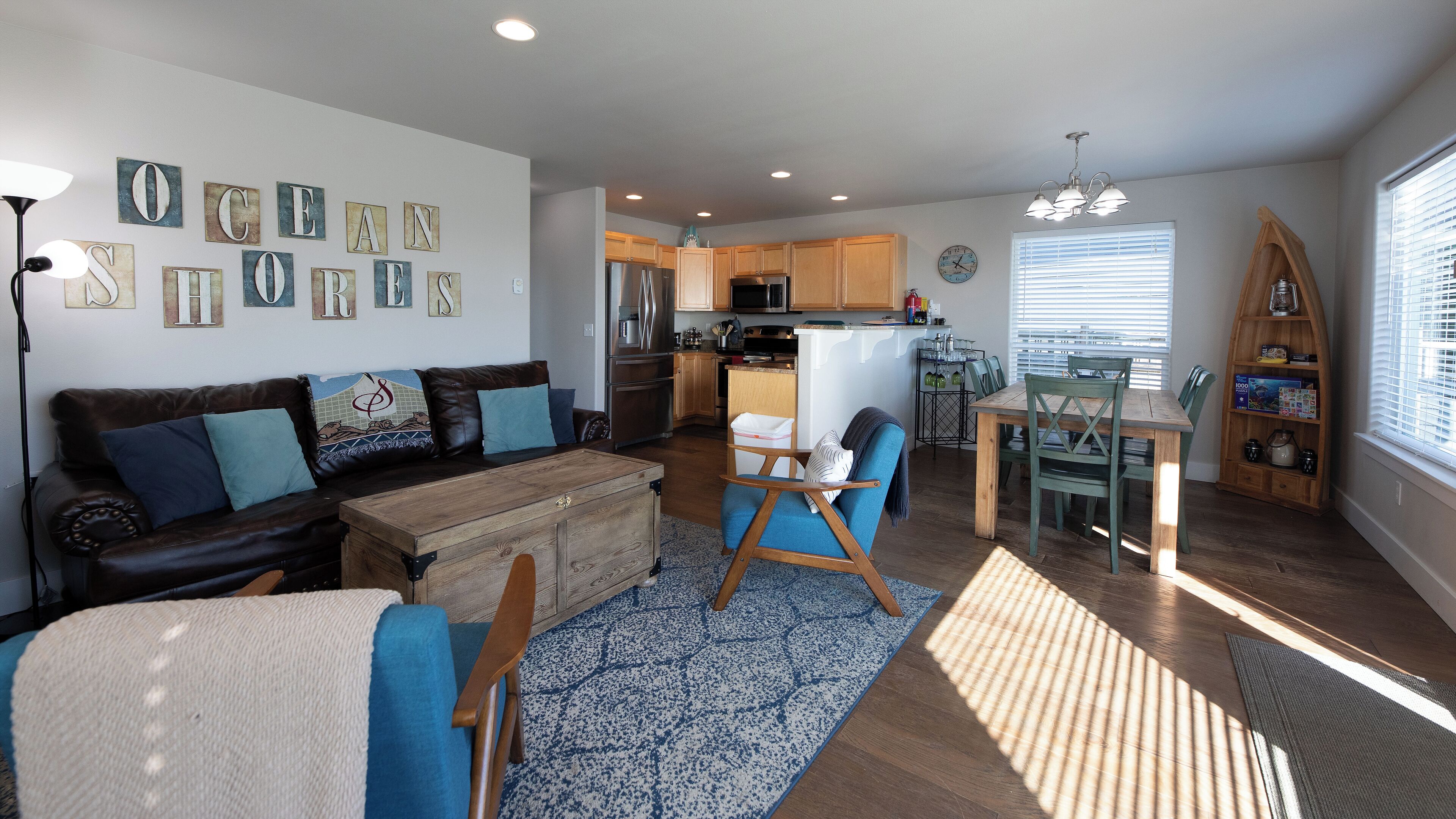 Smart TV, lareira, DVD player, videoteca