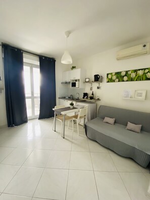 Interior - VESUCHARME FLAT "Your Home... Away from Home" (Napoli)