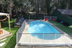 Lämmitetty uima-allas