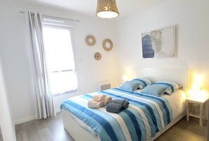 1 bedroom, desk, iron/ironing board, WiFi