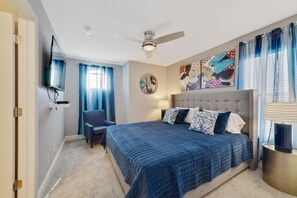 5 slaapkamers, een strijkplank/strijkijzer, reisbedje, gratis wifi