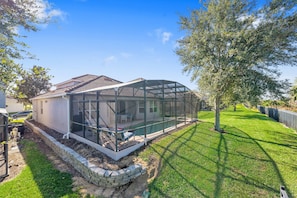 Property grounds - Villa The Dreamers , ultra modern villa , 3 miles from Disney , pool (Kissimmee)