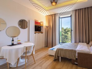 Iron/ironing board, WiFi, bed sheets - GRAND HÔTEL – Golden Square • 3 min to Beach • Green Corridor View • AC (Nice)