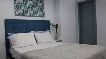 Quarto básico, para não fumantes, vista para a montanha | 2 quartos, Wi-Fi de cortesia, roupa de cama