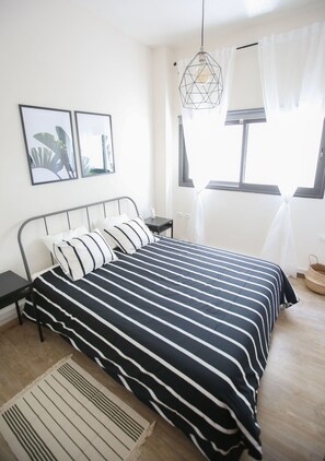 Apartemen Mewah, akses difabel, Bebas Asap Rokok | 2 kamar tidur, kedap suara, dan setrika/meja setrika