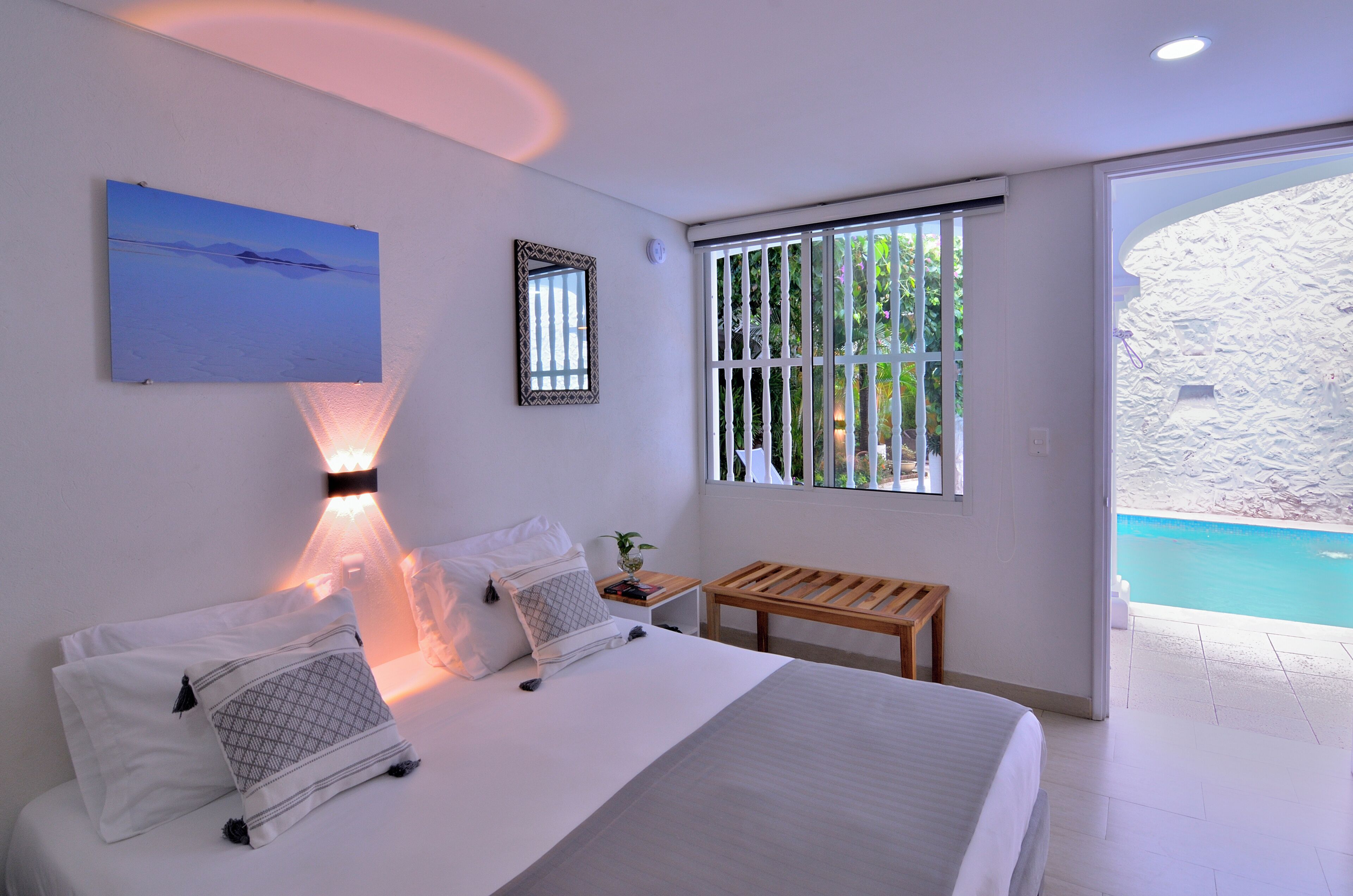 经典双人房, 泳池景观 | 迷你吧、客房内保险箱、隔音、免费 WiFi